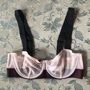 DKNY Sheer Mesh Color Blocked Convertible Bra 34B